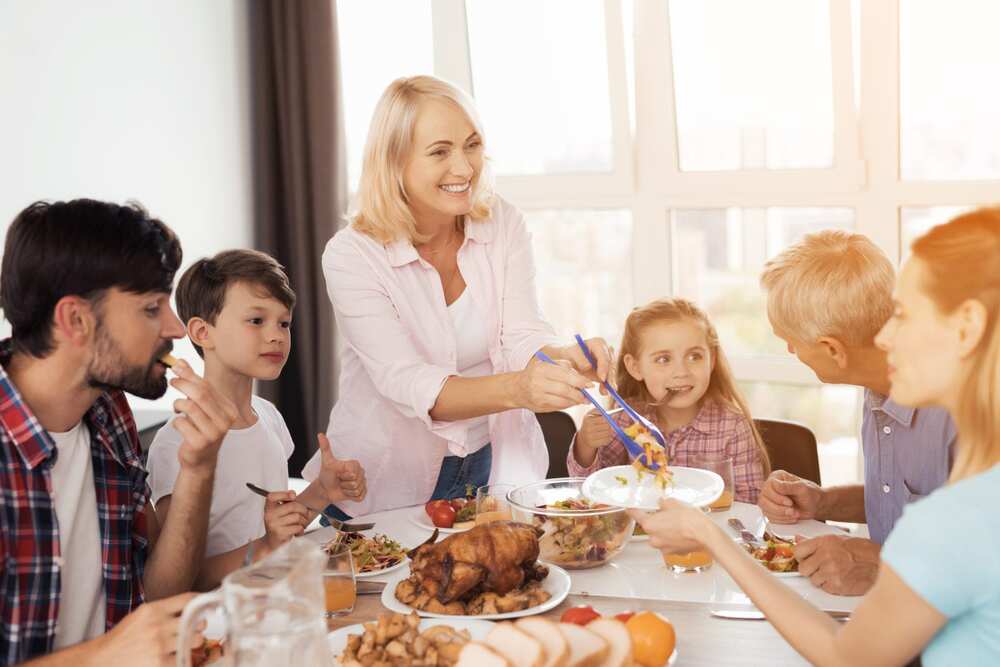 Tips for hearing around the dinner table this thanksgiving article image